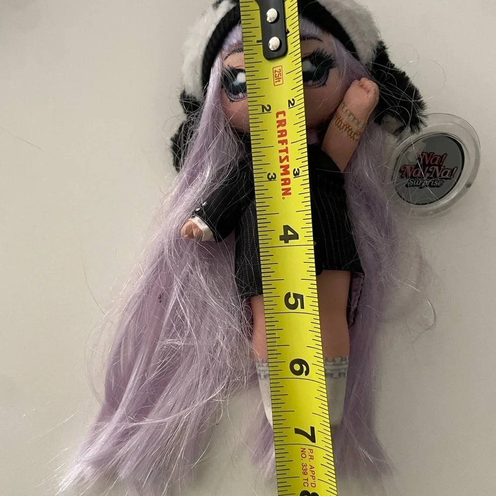 MGA Entertainment Na! Na! Na! Surprise Doll Isla Waddles